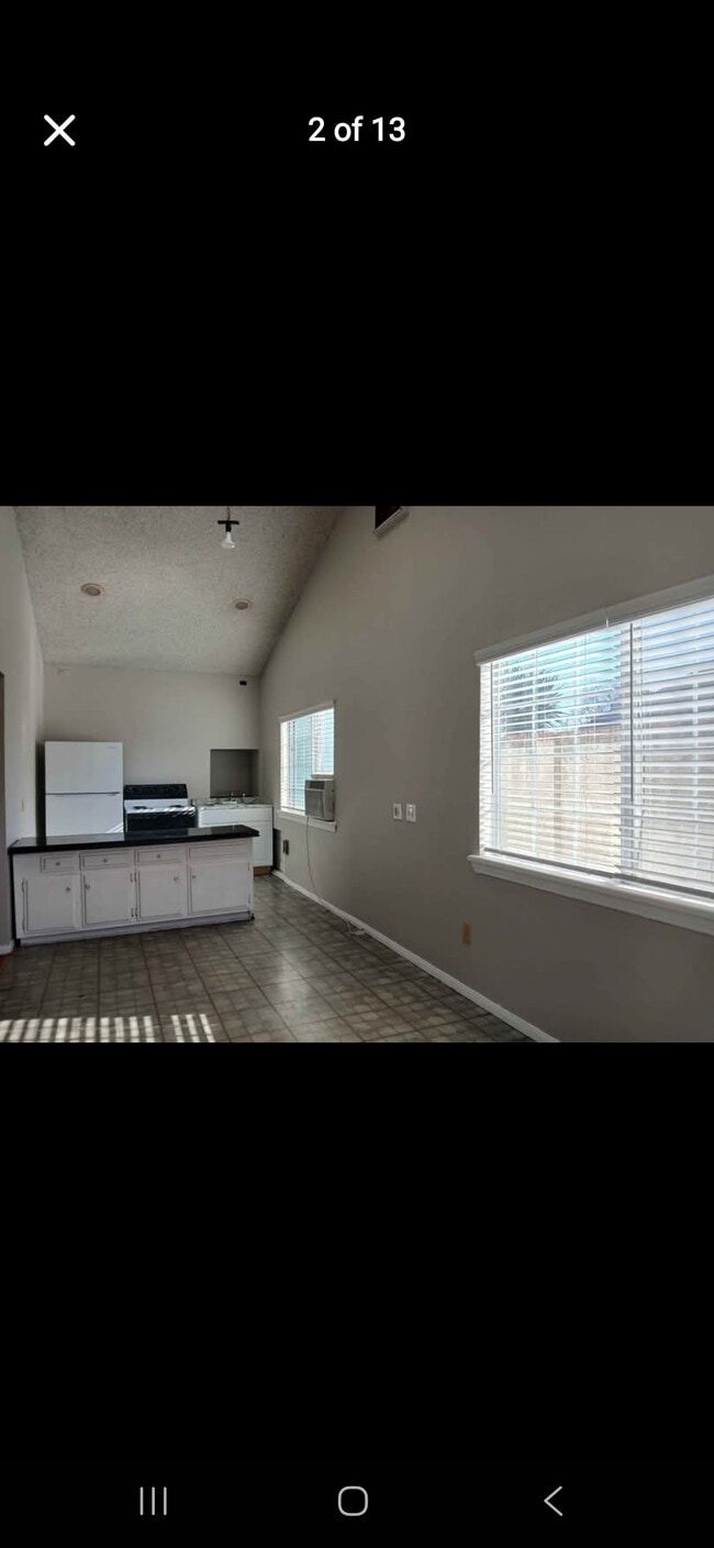 12864 Raintree Ct in Chino, CA - Foto de edificio - Building Photo