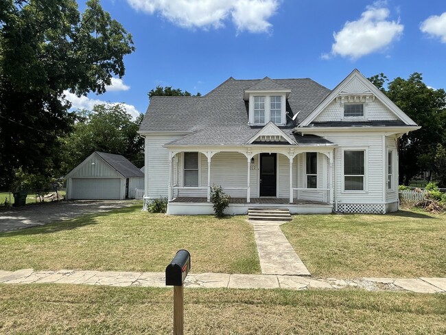 312 N College St in Howe, TX - Building Photo - Building Photo