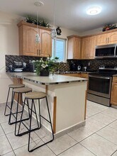 9315 NW 114th Ln in Hialeah Gardens, FL - Building Photo - Building Photo