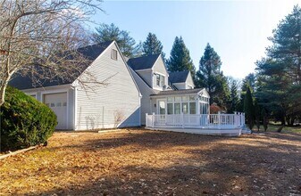 85 Sheep Farm Dr in East Greenwich, RI - Building Photo - Building Photo