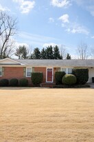 11 Clearview Cir in Travelers Rest, SC - Building Photo