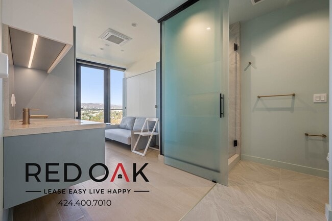 6401 Wilshire Blvd in Los Angeles, CA - Building Photo - Building Photo