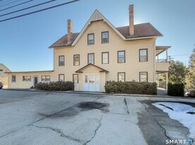 223 Norwich Ave in Norwich, CT - Building Photo