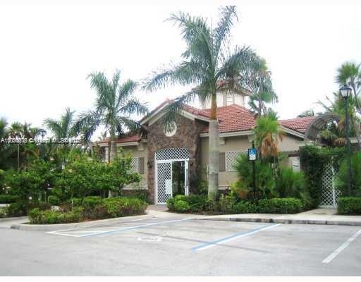 2756 SW 83rd Ave in Miramar, FL - Foto de edificio - Building Photo