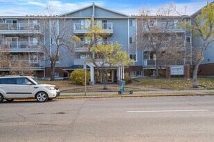 1735-111 11 Ave SW in Calgary, AB - Building Photo