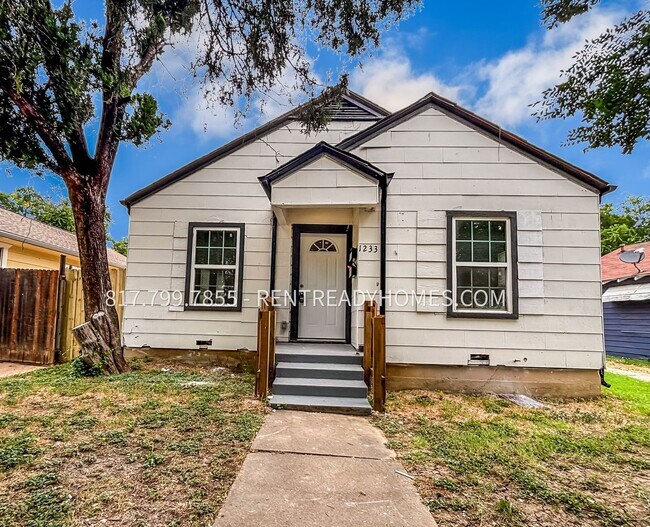 property at 1233 Davis Ave
