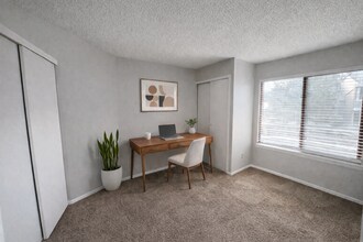 960 Acapulco Ct in Colorado Springs, CO - Building Photo - Building Photo