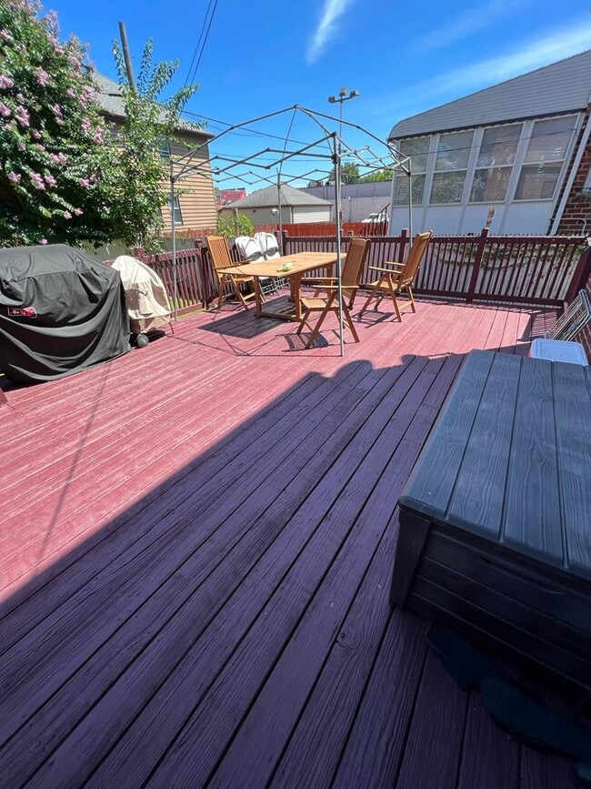 4223 193rd St, Unit 1FL in Flushing, NY - Building Photo - Building Photo