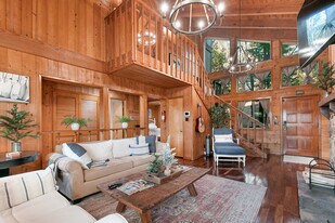 729 Rhine Rd in Lake Arrowhead, CA - Building Photo