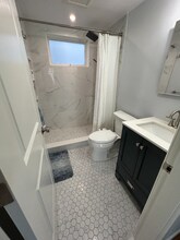 955 E Broadway in Boston, MA - Foto de edificio - Building Photo