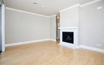 10921 Sabre Hill Dr in San Diego, CA - Building Photo - Building Photo