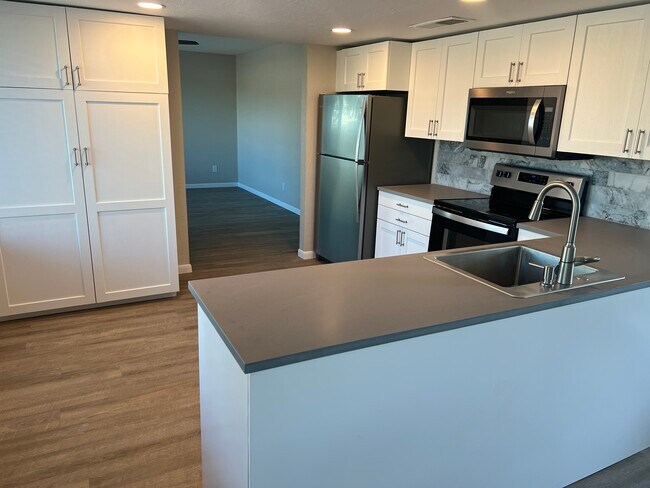 2333 W Larkspur Dr in Phoenix, AZ - Building Photo - Building Photo