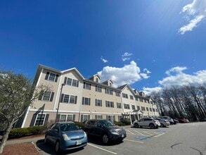 30 Sentinel Court in Manchester, NH - Foto de edificio - Building Photo