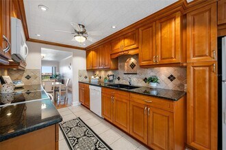 3400 Cove Cay Dr in Clearwater, FL - Building Photo - Building Photo