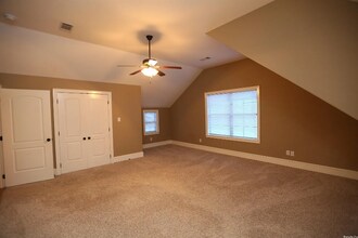6100 Cantrell Rd in Little Rock, AR - Foto de edificio - Building Photo