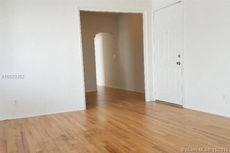 815 W 39th St-Unit -2 in Miami Beach, FL - Building Photo - Building Photo