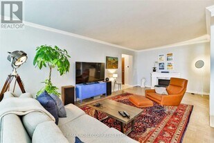 360 Ridelle Ave in Toronto, ON - Building Photo