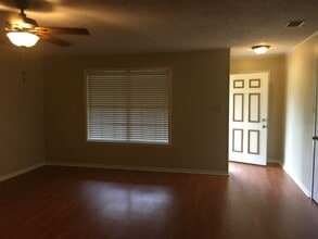 2005 Seabiscuit in Longview, TX - Building Photo - Building Photo