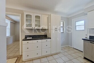 5140 17th Ave N in St. Petersburg, FL - Building Photo - Building Photo