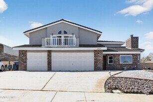 41537 Poplar Cir in Palmdale, CA - Building Photo