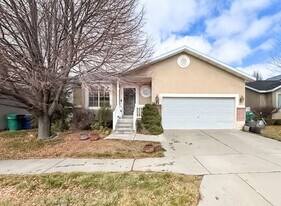 3482 W Haven Cove in Lehi, UT - Building Photo