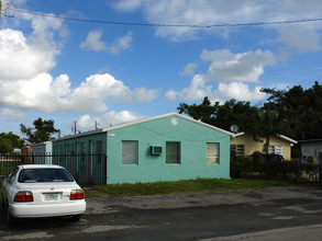 Madison Apartments in Hollywood, FL - Building Photo - Building Photo