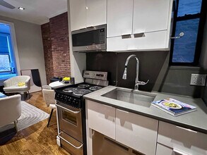 246 Mott St, Unit SI ID1474771P in New York, NY - Foto de edificio - Building Photo