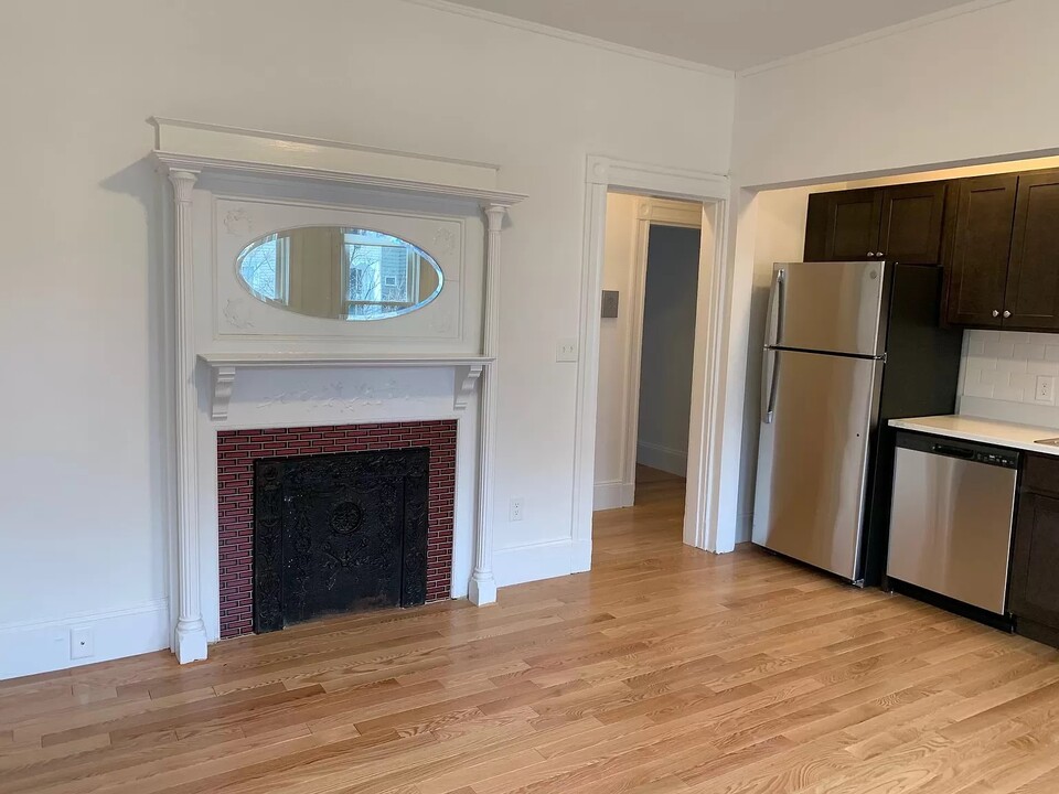 360 Beacon St, Unit 1 in Somerville, MA - Building Photo