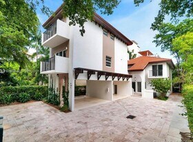 307 Majorca Ave in Coral Gables, FL - Building Photo