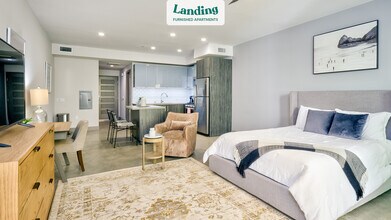 5100 Wilshire Blvd-Unit -312.172667 in Los Angeles, CA - Building Photo - Building Photo