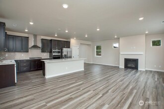 1541 27th St NW in Puyallup, WA - Building Photo - Building Photo