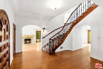 11159 La Maida St in Los Angeles, CA - Building Photo - Building Photo