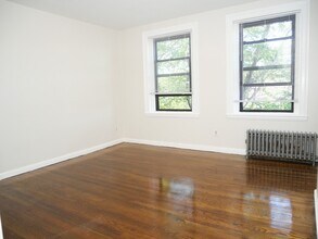 41 Carlton St, Unit 7 in Brookline, MA - Foto de edificio - Building Photo