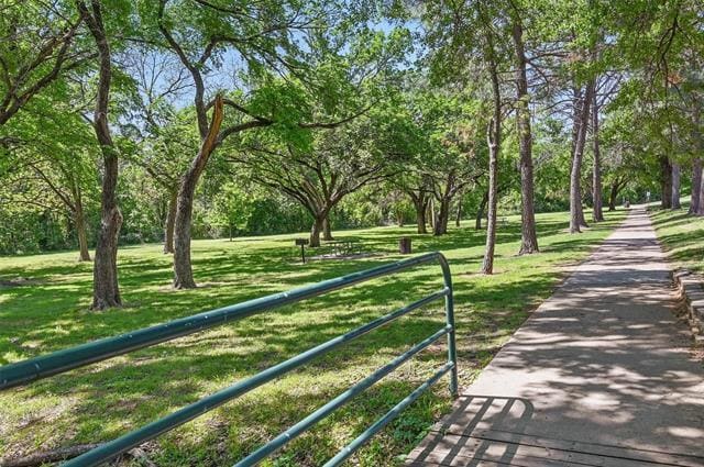 66 Abbey Rd in Euless, TX - Building Photo