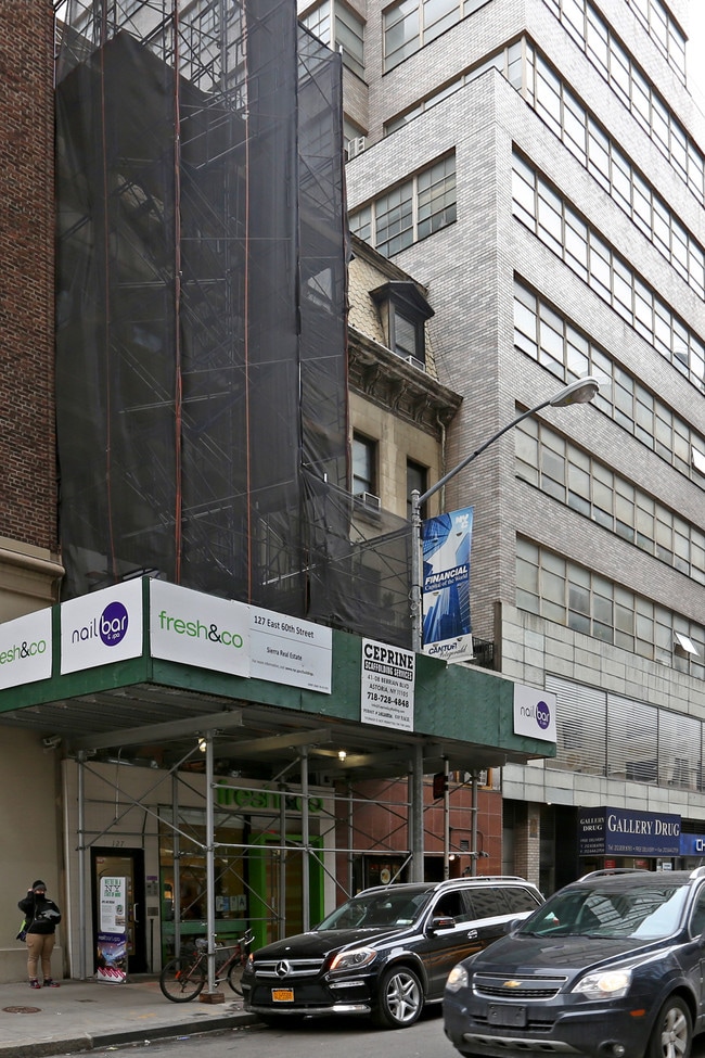 129 E 60th St in New York, NY - Foto de edificio - Building Photo