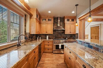 1501 NW Awbrey Rd in Bend, OR - Building Photo - Building Photo
