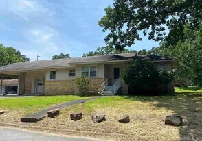 17 S Avalon Dr in North Little Rock, AR - Building Photo