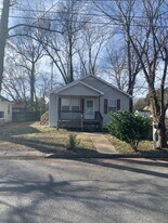 210 Wilson St in Franklin, VA - Building Photo