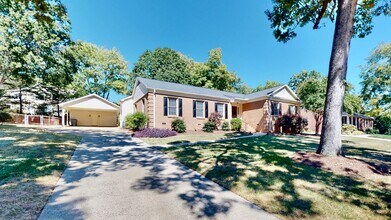 6810 Rosemary Ln in Charlotte, NC - Building Photo - Building Photo