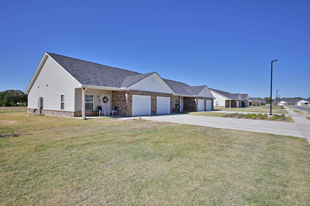 Tool Cedar Trails in Tool, TX - Building Photo