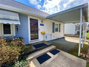 2510 Ridgedale Ave NW in Canton, OH - Building Photo - Building Photo