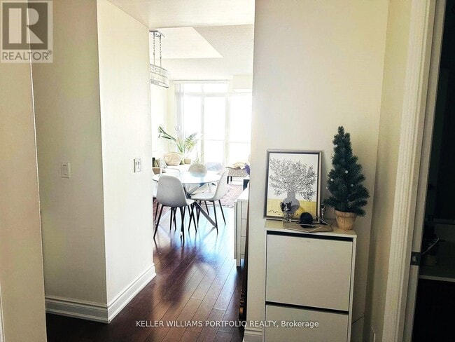 property at 89 S Town Centre Blvd