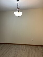 10219 Towne View Rd, Unit B in Hayward, WI - Foto de edificio - Building Photo