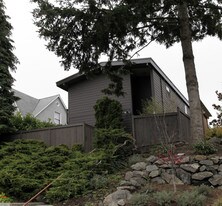 1517-1519 5th Ave W in Seattle, WA - Building Photo