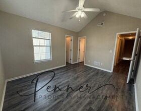105 NE Sunshine St in Oak Grove, MO - Building Photo - Building Photo
