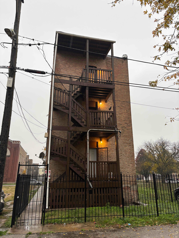 1443 S Drake Ave-Unit -3rd floor in Chicago, IL - Building Photo - Building Photo