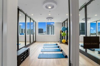 251 NE 20th St in Miami, FL - Foto de edificio - Building Photo