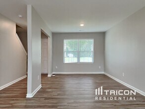 335 Thistle Downs Dr in Burlington, NC - Building Photo - Building Photo