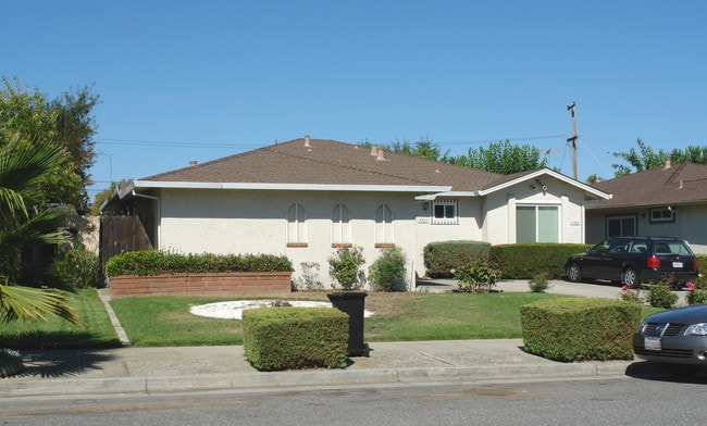 5765 Preston Dr in San Jose, CA - Foto de edificio - Building Photo