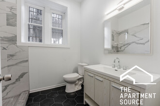 1621 N Kedzie Ave, Unit 1 in Chicago, IL - Building Photo - Building Photo